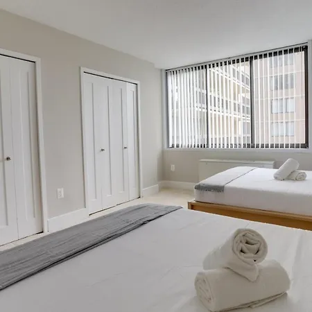 Elegant Apartment With Gym Access At Crystal City Arlington Exterior photo