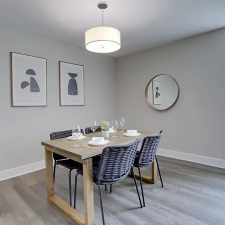 Elegant Apartment With Gym Access At Crystal City Arlington Exterior photo
