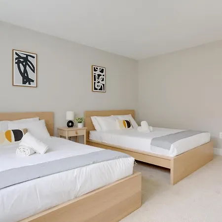 Elegant Apartment With Gym Access At Crystal City Arlington Exterior photo