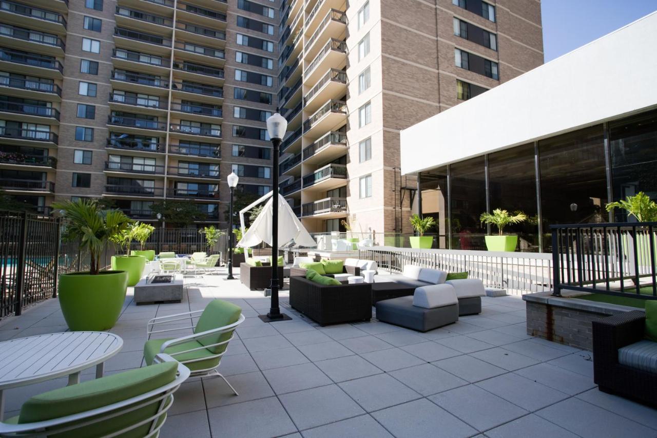 Elegant With Gym Access At Crystal *