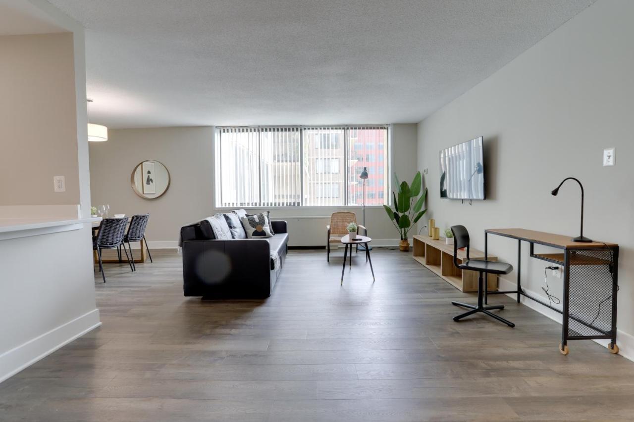 Elegant With Gym Access At Crystal * Arlington
