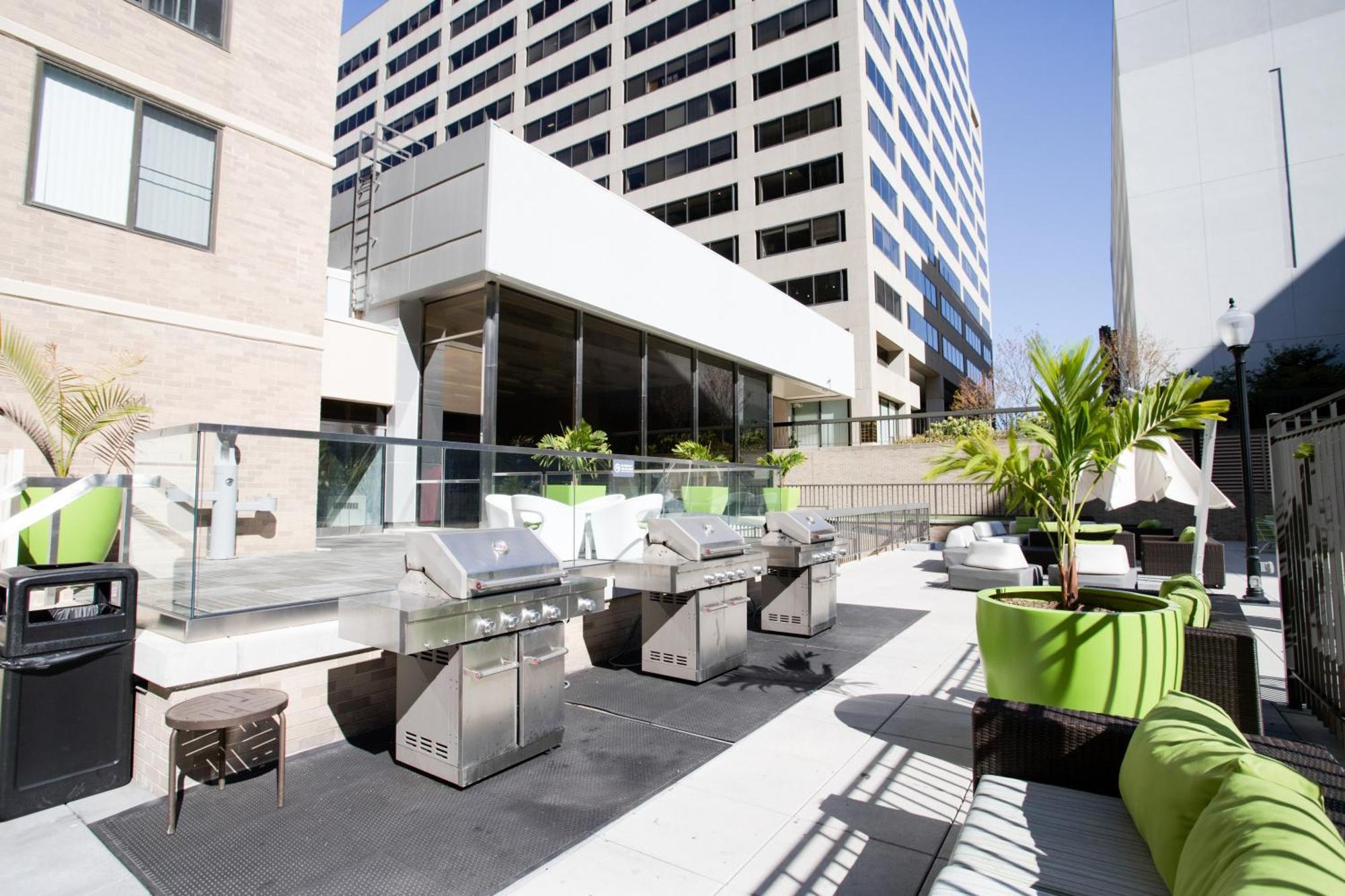 Elegant With Gym Access At Crystal Appartement Arlington