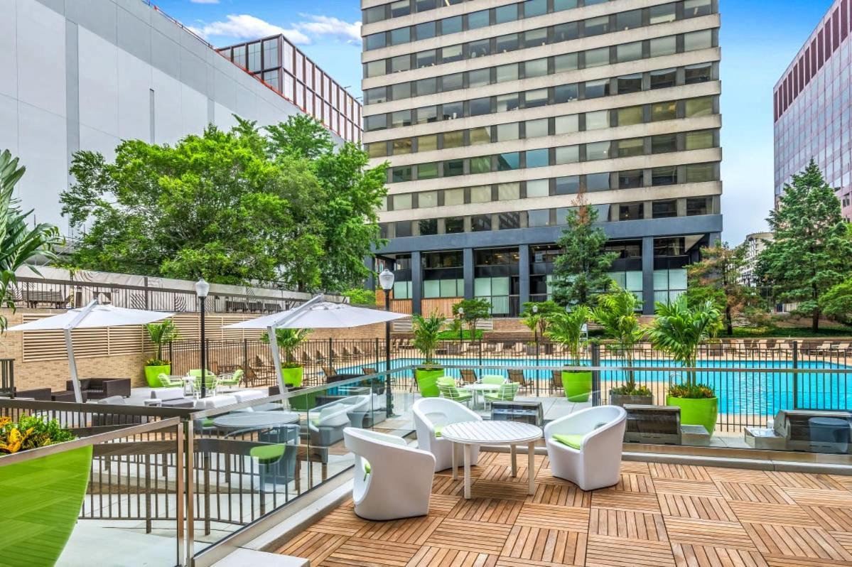 Elegant With Gym Access At Crystal