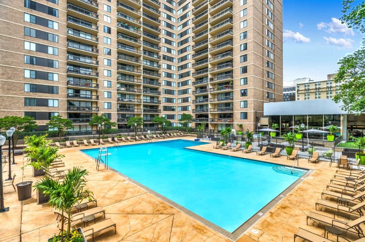 Elegant With Gym Access At Crystal Apartamento *